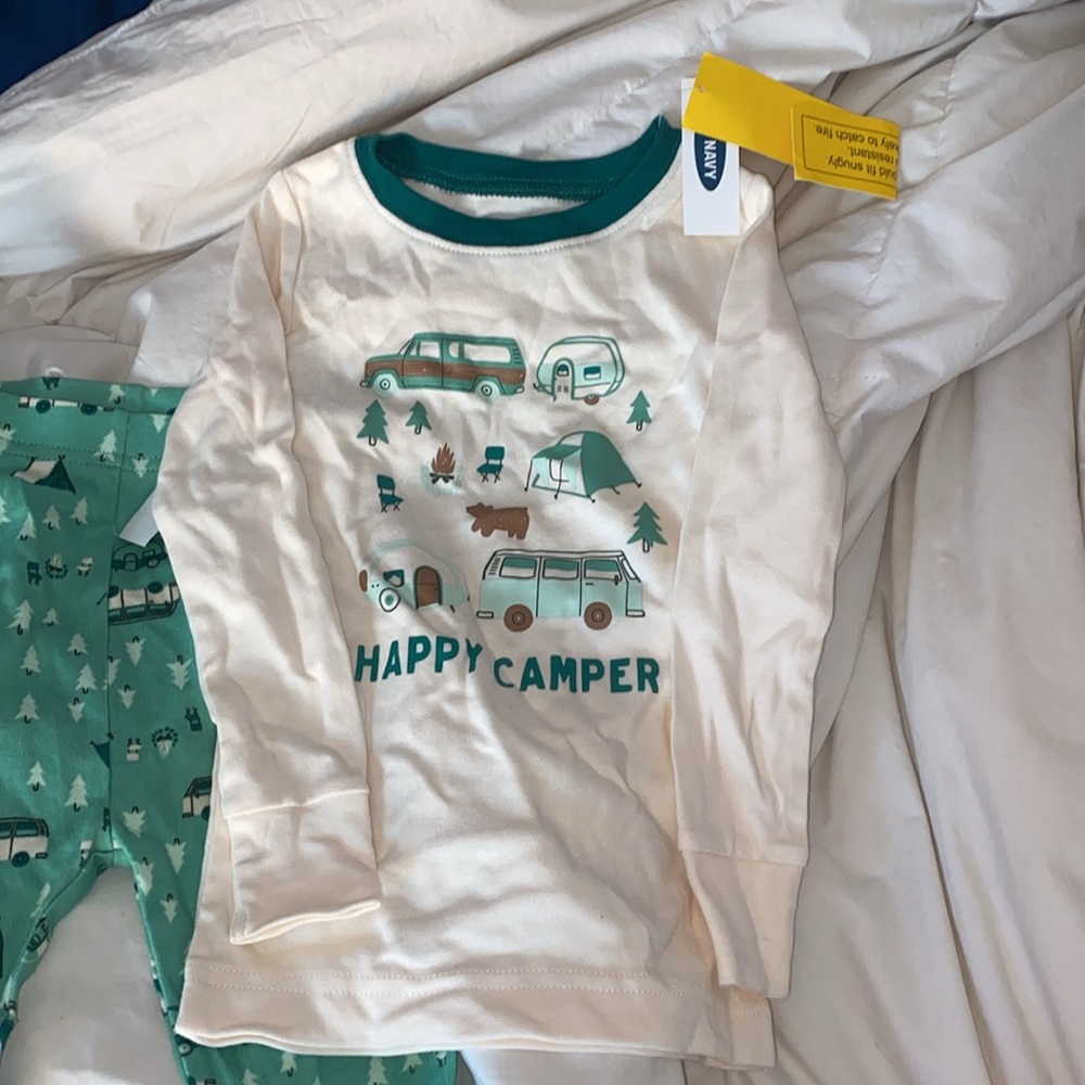 Old Navy green and off-white happy camper. Pajamas size 4T new with tags